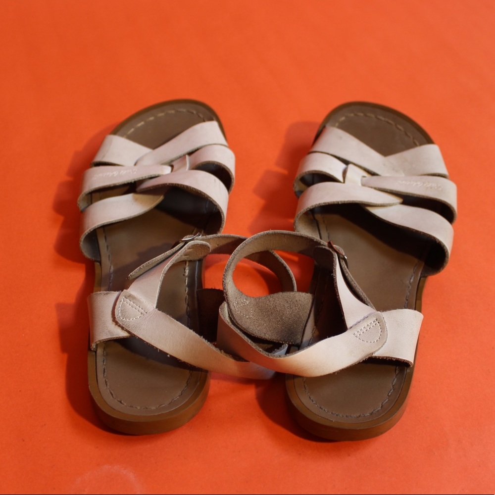 Salt Water Sandles White Size 9 WNS